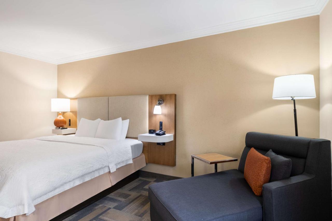 Hampton Inn Charleston North Норт Чарлстън Екстериор снимка