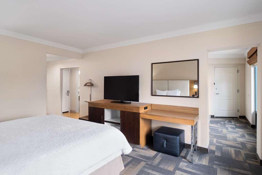 Hampton Inn Charleston North Норт Чарлстън Стая снимка